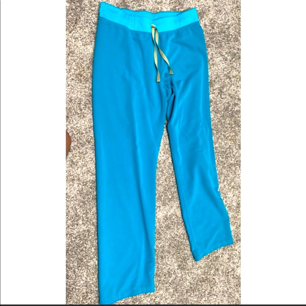 Women's Figs Bottoms